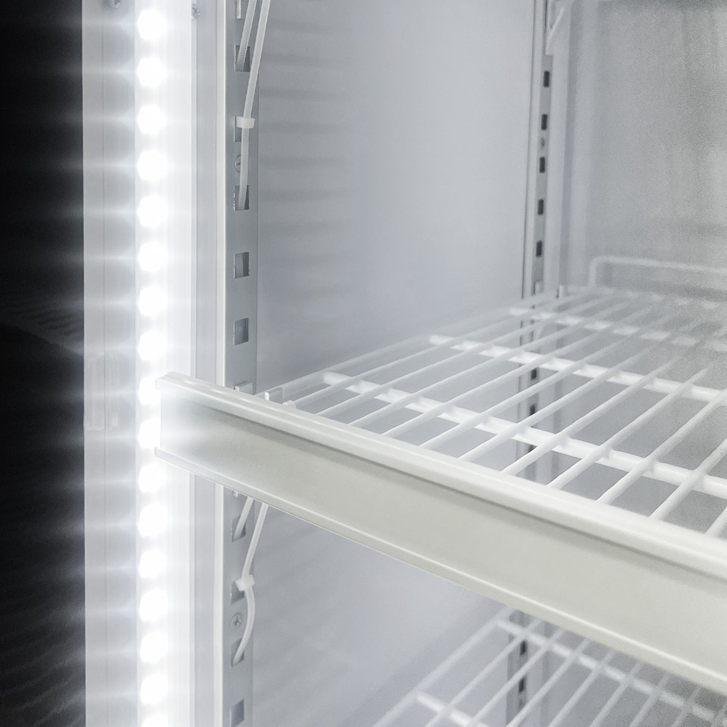 Upright Showcase (1400L)